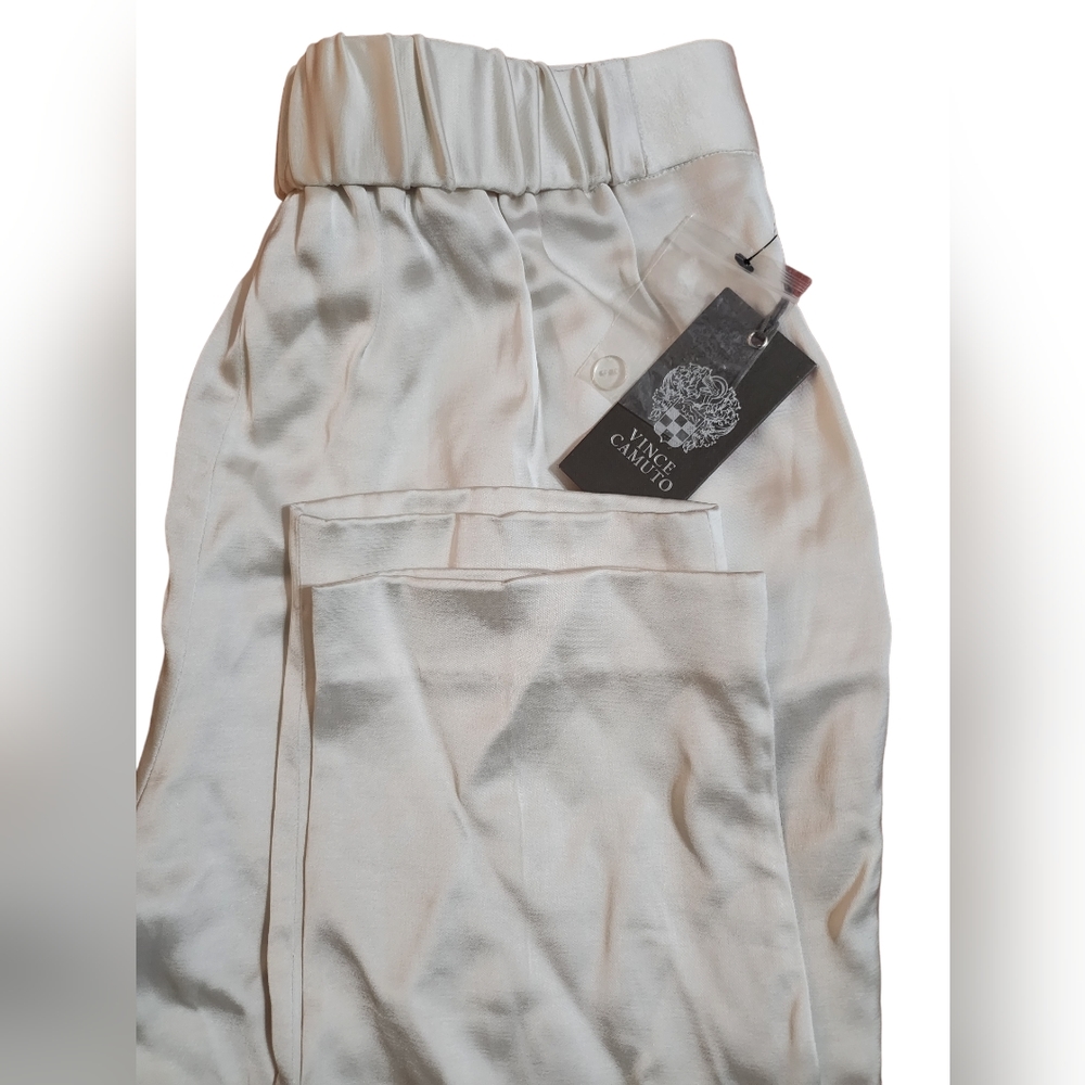 Vince Camuto Slacks, 2, Pearl Ivory, Side Pockets, Tailored Cut, Shiny Finish